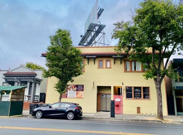 2BR/1BA Apartment · Oakland photo 2