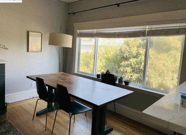 2BR/1BA Apartment · Oakland photo 5