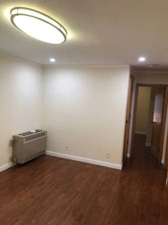 2BR/1BA Apartment · Oakland photo 2
