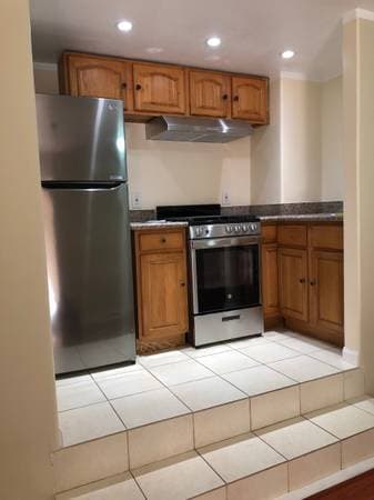 0BR/1BA Apartment on A Athol Ave · Oakland photo 4