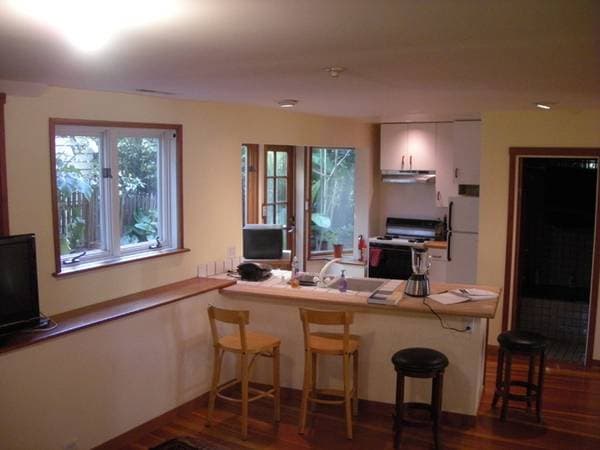 1BR/1BA Apartment · Berkeley photo 1