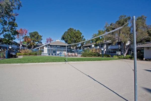 2BR/1BA Apartment on Catamaran Street · San Mateo photo 5