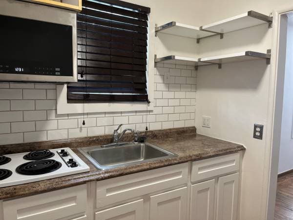 In Law Adus on 1/2 San Carlos Avenue · Oakland photo 3