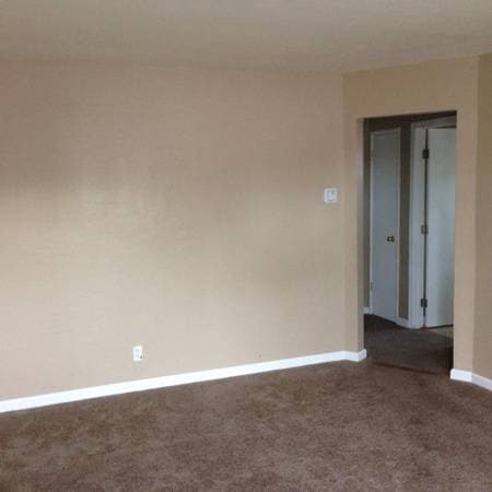 3BR/1BA Apartment · Oakland photo 3