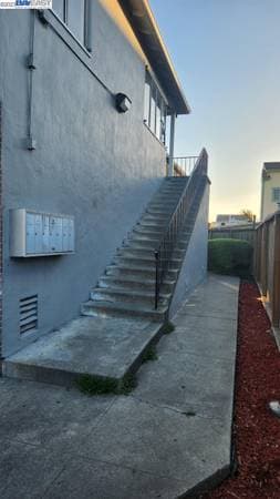 3BR/1BA Apartment · Oakland photo 3