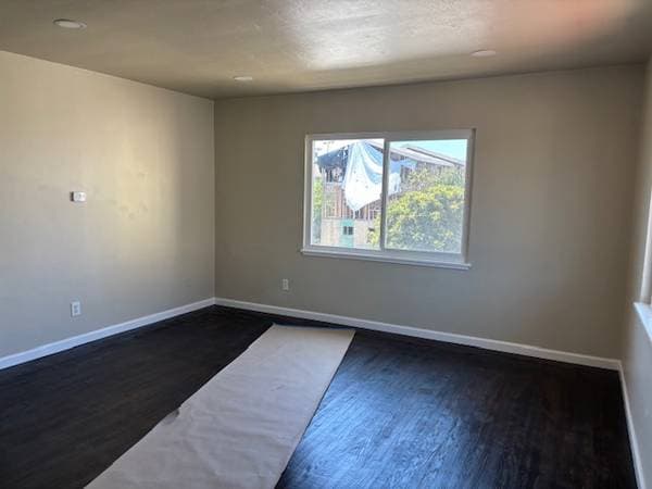 3BR/1BA Apartment · Oakland photo 5