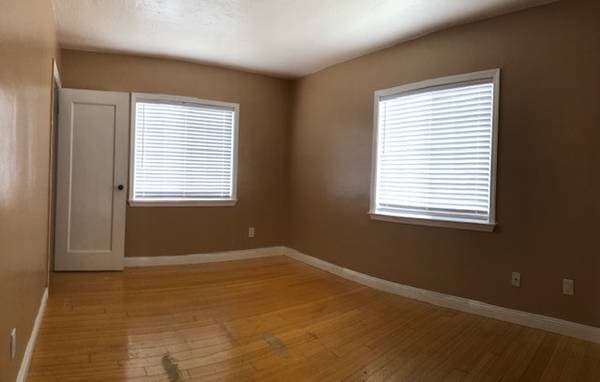 2BR/1BA Apartment · Oakland photo 5