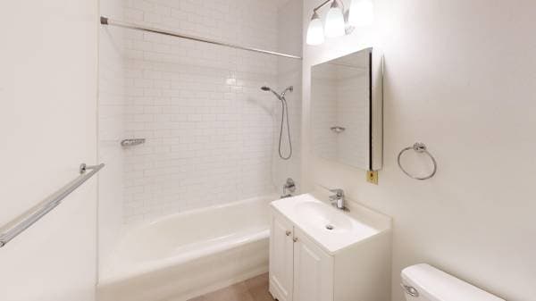 0BR/1BA Apartment on California · San Francisco photo 5