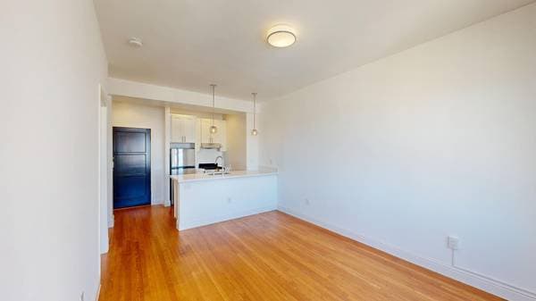1BR/1BA Apartment on California · San Francisco photo 4