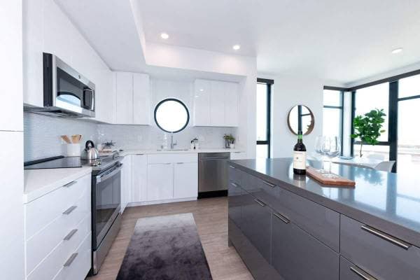 2BR/2BA Apartment on San Pablo Ave · Berkeley photo 4