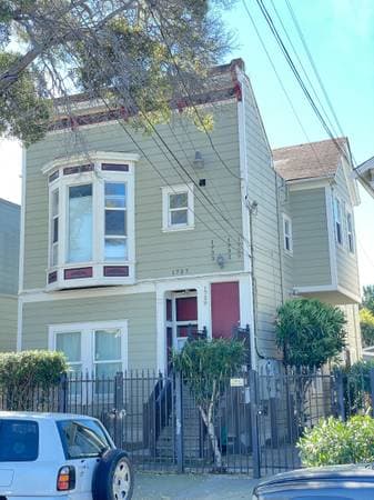 3BR/2BA Duplex on 12th St · Oakland photo 1