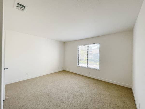 1BR/1BA Apartment on North Lake Drive · Dublin photo 3