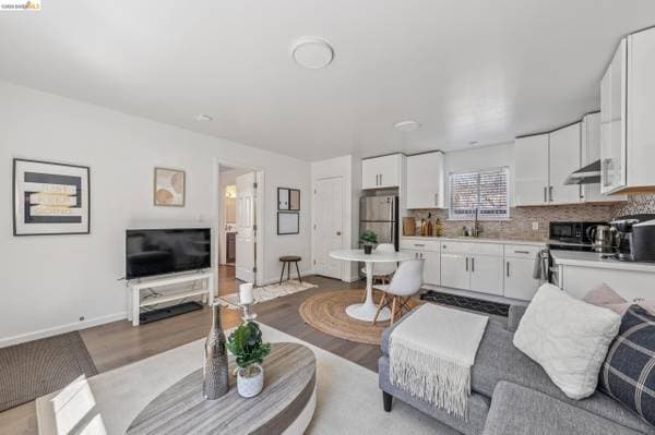 1BR/1BA In Law Adu on Chestnut · Oakland photo 3