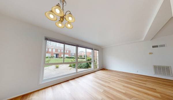 1BR/1BA Apartment on Tapia · San Francisco photo 2