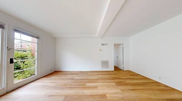 1BR/1BA Apartment on Tapia · San Francisco photo 4