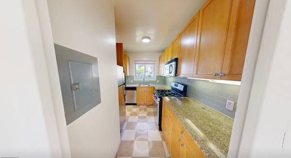 1BR/1BA Apartment on Serrano · San Francisco photo 4