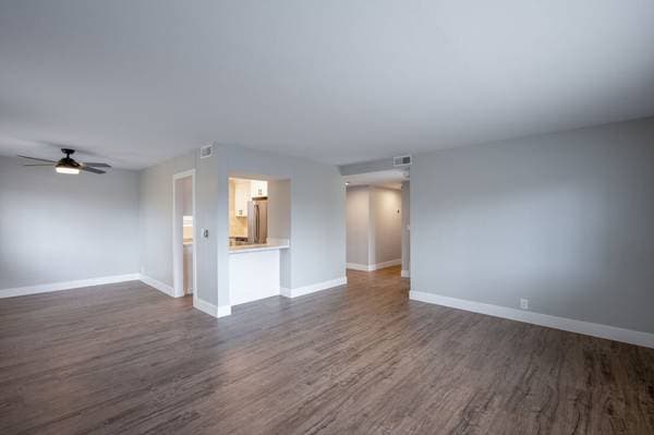 3BR/2BA Apartment · Larkspur photo 3