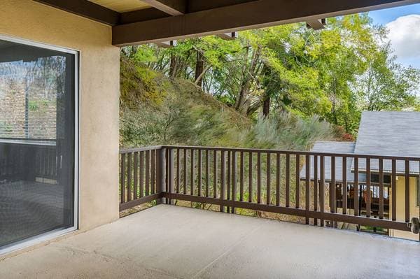 3BR/2BA Apartment · Larkspur photo 5
