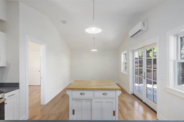 1BR/1BA Single Family House on Le Roy Ave · Berkeley photo 4