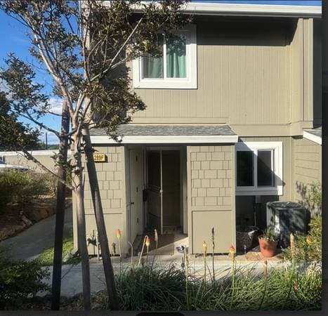 Condos on Maple Court · Novato photo 4