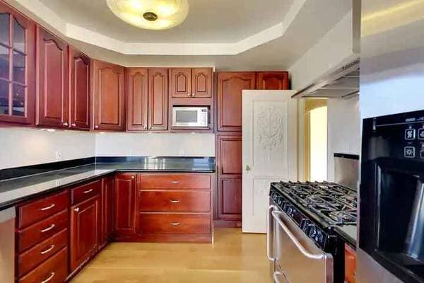 2090 Green St photo 4