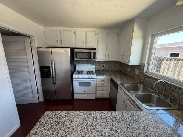4BR/3BA Townhouse on Reyes Dr · Union City photo 3