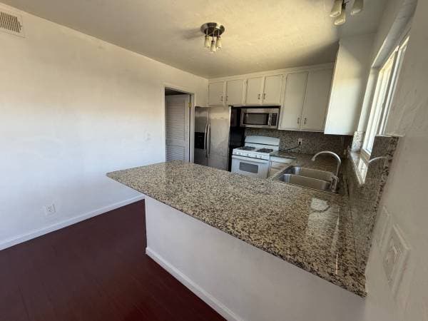 4BR/3BA Townhouse on Reyes Dr · Union City photo 4