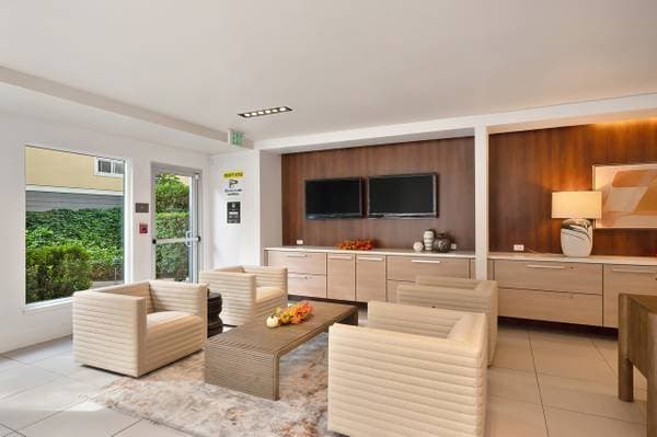 1BR/1BA Apartment on Creekside Drive · Walnut Creek photo 2