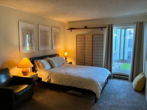 1BR/1BA Condo on Captain Drive · Emeryville photo 5
