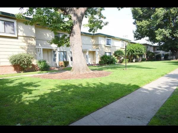 2BR/1BA Townhouse · San Leandro photo 5