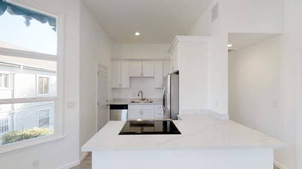 2BR/1BA Apartment on Chestnut St Apt B · Oakland photo 1
