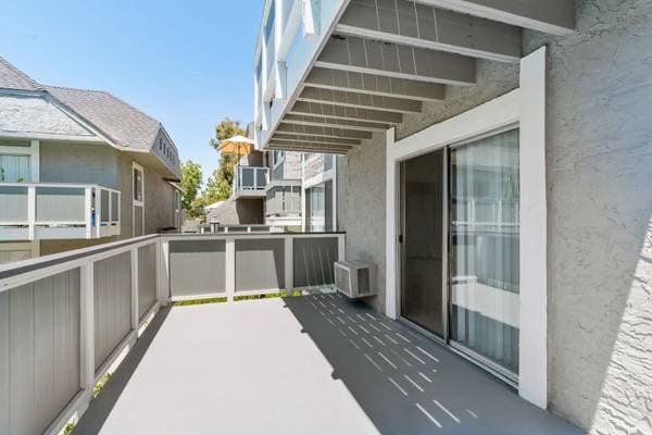 Available Now Is A Beautiful Condo Located In Campbell! photo 3