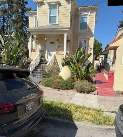 1BR/1BA Single Family House on East 20th Street · Oakland photo 1