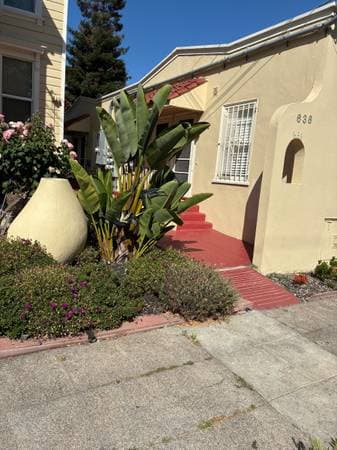 1BR/1BA Single Family House on East 20th Street · Oakland photo 2