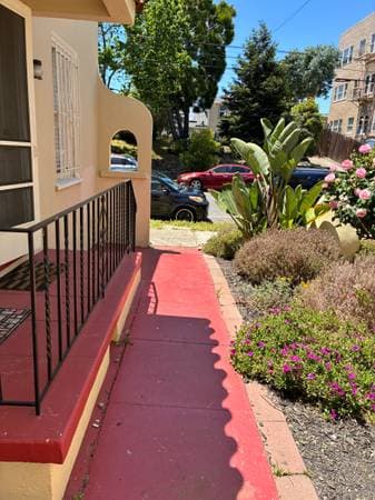 1BR/1BA Single Family House on East 20th Street · Oakland photo 3