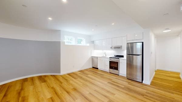 1BR/1BA Apartment on Washington St - 27 · San Francisco photo 2