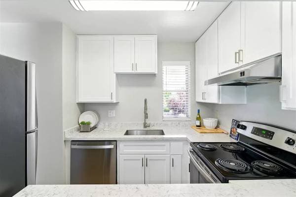 1BR/1BA Apartment on Lakeville Cir · Petaluma photo 5