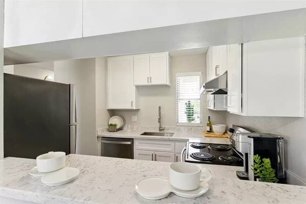 3BR/2BA Townhouse on Lakeville Cir · Petaluma photo 1