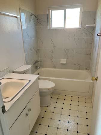 2BR/1BA Duplex · Albany photo 1