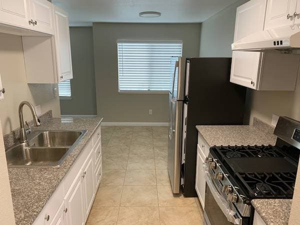 Apartments on Foothill Boulevard · Oakland photo 2