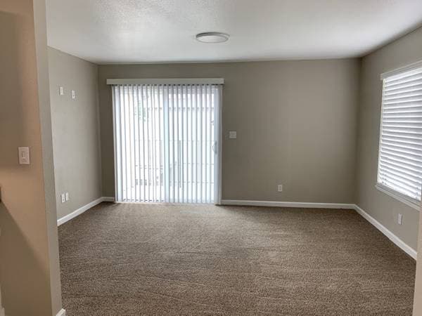 Apartments on Foothill Boulevard · Oakland photo 3
