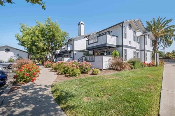 2BR/2BA Apartment on Snell Ave · San Jose photo 4