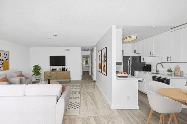 2BR/2BA Apartment on St Paul Dr · Santa Rosa photo 2