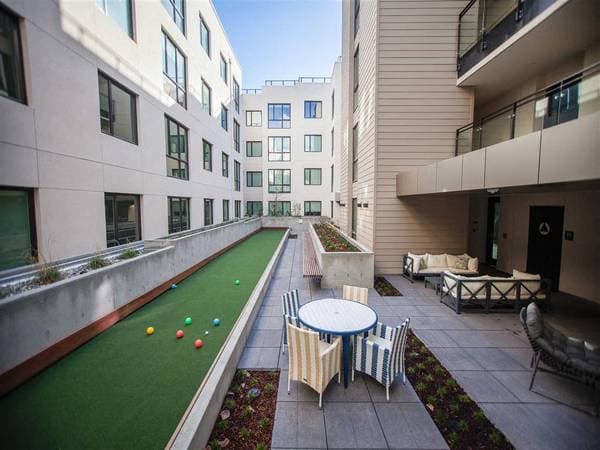 1BR/1BA Apartment on San Pablo Ave · Berkeley photo 2