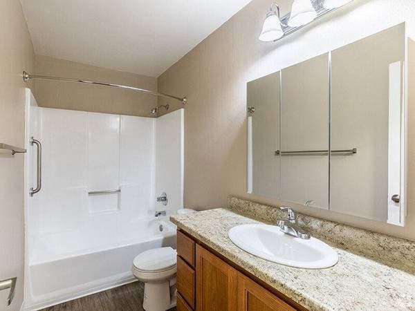 2BR/1BA Apartment on Peach Tree Drive · Fairfield photo 2