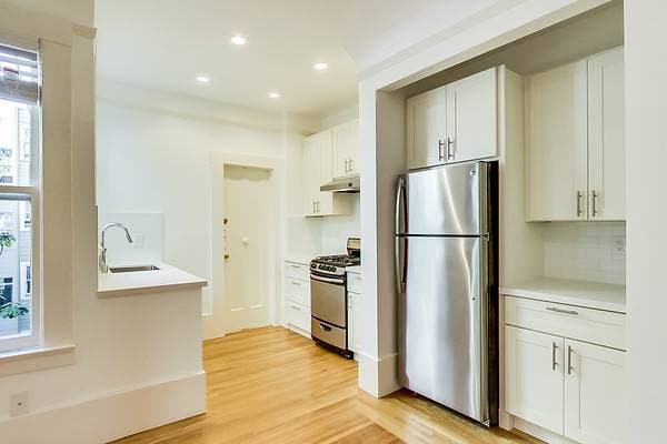 Apartments on Pine Street · San Francisco photo 1