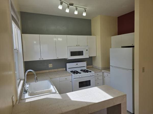 1BR/1BA Apartment · San Francisco photo 3