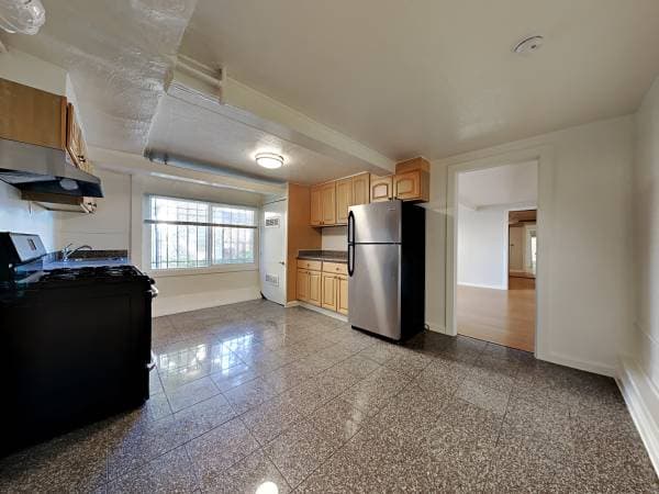 2BR/1BA Apartment on Alcatraz Ave · Oakland photo 1