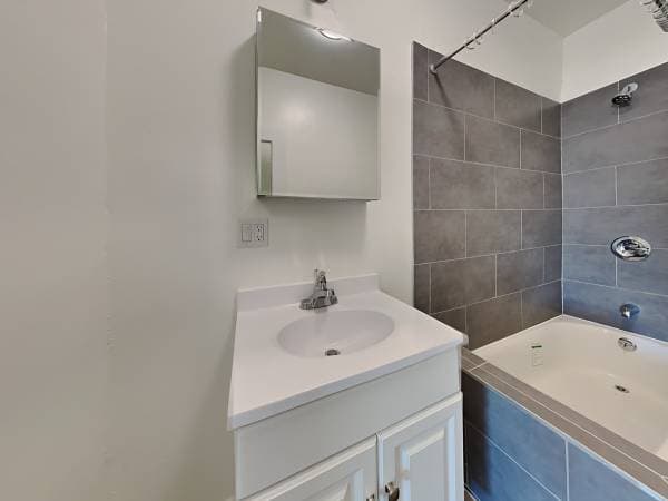0BR/1BA Apartment on Alcatraz Ave · Oakland photo 5