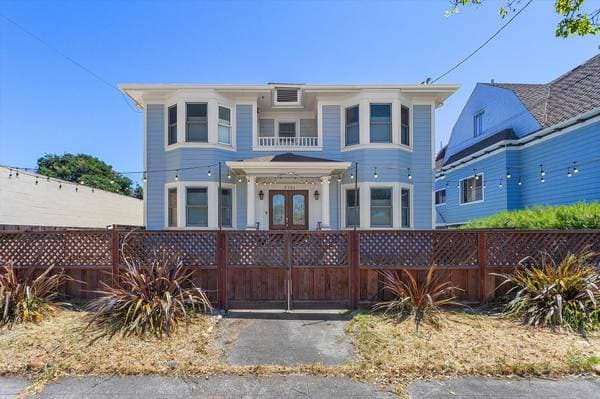 4BR/4BA Duplex on Lincoln Ave · Alameda photo 2